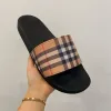 Designer tofflor broderad lädernätstopp Slipper män kvinnor gitter glider plattform sandaler platt brun gummi flip flops