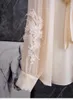 女性のブラウス女性ファッションシルク3Dフローラル刺繍レース長袖ブラウスエレガントレディオールマッチシングル胸スカーフカラートップ