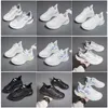 2024 Summer Nowy produkt buty do biegania projektant dla mężczyzn Kobiety moda trampki biały czarny szary różowy siatka-090 powierzchnia damskie trenerzy sportowe gai butów butów sneaker