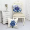 Housses de chaise Housse de coussin en lin à fleurs peintes à fleurs bleues 40*40 Housse de coussin de canapé de salon 60*60 La décoration de la maison peut être personnalisée 50*50