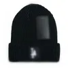 Nowa marka zimowa La Vailies Knift Hats Sports Teams Baseball Football Basketball Caps Kobiety i mężczyźni Pom moda czapki