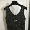 Grundlegende Freizeitkleider, luxuriöses Pailletten-Strickkleid für Damen, sexy Leibchenkleid, modische Stickerei, Dating-Sommerkleid, tiefer V-Rock, Tank-Kleid 240304