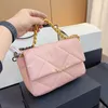 Stylowa 19 kobiet na ramię 26 cm Travel Airport Torby Złota sprzętowy luksusowa torebka oryginalna łańcuch Matelasse Crossbody duża pojemność pod pamiątką