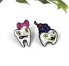 Dos desenhos animados bonito Mr Tooth e Mrs Tooth expressão engraçada broche criativo casal crachá roupas acessórios1768065