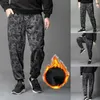 Herrenhose mit Baumwollpolsterung, Wintersport, Samt, Camouflage, dick, locker gebunden, weiche Jogging-Pfanne