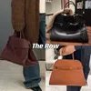 The Row Margaux 15ベルトバッグ高級デザイナークロージャーディテールダブルトップハンドル女性革ハンドバッグファッションショルダーバッグ