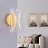 Applique murale moderne en filet de LED rouge, luminaire décoratif d'intérieur, idéal pour une chambre à coucher, un chevet, un salon ou un fond de télévision