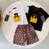 Kinderkledingsets meisjes jongens luxe designer merk baby klassieke pakken kinderzomer korte mouw korte broek met letters en letters mode shirt katoen u7ep#