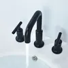 Grifos de lavabo de baño cepillado oro tres piezas doble manija cubierta montada bañera lavabo grifo de latón y grifo de agua mezclador frío