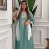 Etniska kläder Långa ärmar Lossa bekväma Mellanöstern Arabturkisk islamisk klänning och vanlig huvudduk