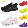2024 Hot Sale Running Shoes Mens Woman Whites Navys Cream Pinks Black Purple Grey Trainers Sneakers andningsbara färg 70 GAI