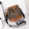 Bolsos de lujo de diseñador Nueva moda Diamante brillante Noche Cruz Axila Cadena para mujer