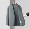 Clásico para hombre Primavera Verano Trajes de chaqueta ligera Casual Color sólido Chaquetas finas de protección solar Outwear Abrigo superior suelto y transpirable 240223