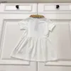 Luxe designer babykleding Geplooide kanten manchetten meisjesjurk Maat 59-90 CM Hoge kwaliteit Letterdruk revers kinderjurk geruit Kindrok Juni