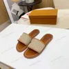 24SS Women Designer Sandaler Luxury Slippers Outdoor Banquet Slide Shoes PP Straw Summer Embroidery Old Flowers Sandaler Multicolor Flat Heel Mule Letter Storlek 35-42