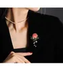 Spille Regali festivi Perle di temperamento di lusso Artigianato vintage Spilla di fiori di peonia rosa Accessori Spilli di fascia alta Donna