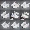 2024 New Men Momen Shoes Mulheres Caminhadas Cornhando sapatos planos Sole Moda Branca Bule preto Pink Esportes confortáveis Z83 Gai