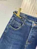 Jeans designer jeans chegadas cintura alta rua oco para fora remendo bordado decoração azul reto denim zsbl 240304