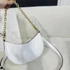 Nouveau sac à aisselles Eliza haut de gamme, sac demi-lune, sac à chaîne, sac à bandoulière de type sac haut de gamme, sac pour téléphone portable de grande capacité, sac à rouge à lèvres, sac de créateur, fermeture éclair indispensable 24