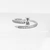 Berömd designer Love Ring High Quality Diamond Nail Ring Fashion Jewelry Man Wedding Rings For Woman Jubileum Present