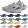 Gratis fraktdesigner Shark Slides Sandal Sandvar Svischer för män Kvinnor Gai Sandals Slide Pantoufle Mules Mens Slippers Trainers Flip Flops Sandles Color91