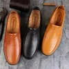 Äkta läder män casual skor lyx varumärke mens loafers moccasins andas slip på svart körning plus storlek 3747 240229