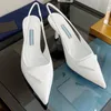 Kvinnor Sandaler för designer High Heels Shoes Classics P Triangel Pekade tår 3,5 cm 7,5 cm tunn klack svart patent läder sommarmärke pumpar storlek 35-40