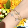 2024 Designer di gioielli di marca Vanl Cleefl Arpelsfour Foglia di erba Sei fiori intarsiati con diamante pieno spesso placcato v Bracciale classico in oro 18 carati leggero