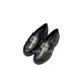 Hoge versie zomergeurige loafers met dikke zool, verhoogde kleurblokkering, zwart wit, kleine lederen schoenen in Britse stijl
