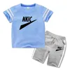 Set di abbigliamento per bambini T-shirt casual per bambini stampata di marca Pantaloncini top ventilati estivi per ragazze e ragazzi set di abbigliamento sportivo di tendenza