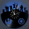 ZK20 SWARS Falcon Wall Clocks Wars Gifts for Men Women ، موضوع فيلم الخيال العلمي 12 بوصة ، هدايا ديكور سجلات فينيل الجمالية لعيد الميلاد ، عيد الهالوين ، عيد الميلاد