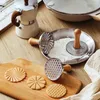 Moules de cuisson 3pcs timbres de biscuits moule de presse en métal avec poignée en bois pour les coupe-pâtisseries de bricolage