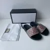 Kvinnor Slide Designer tofflor män lyxiga tofflor sommar sandaler mode bred platt toffel het mule vattnet tjocka sandaler tofflor flip flops