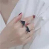 Lettere tag a triangolo dimensioni regolabili motivi anelli da donna moderni hip hop punk bague eleganti eleganti anelli da uomo ad anello di lusso ha anello di design promettente semplice zb040 f4