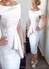 Элегантные белые свадебные платья для матери невесты Платье-футляр с открытыми плечами из атласа чайной длины с кружевной аппликацией размера плюс для свадебной вечеринки6406981