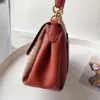 Bolso de hombro casual de diseñador para mujer, bolso cruzado con logotipo de decoración de Metal, bolso para axila, bolso de diseñador de lujo para mujer