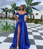 Royal Blue A Line Prom Dress Off Axel Split Formal Evening Dresses Elegant Ogstuff veck Partyklänningar för speciella tillfällen Ruffles Robe de Soiree