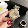 Merk Horloge Vrouwen Meisje Kristal Grote Letters Stijl Metalen Stalen Band Quartz Horloges GS26295g