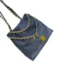 Womens Designer Mini Blue Shopping Quiltade väskor med mynt Charm Gold Metal Hardware Matelasse Chain Leather Round Strap Crossbody Shoulder Handbags 23cm