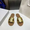 2024 NIEUWE SLIPPERS SLIPFLOPS MANNEN Dames SLIDE MULE Outdoor Summer Loafer Sandals10a Topkwaliteit Luxurys Designer Flat Beach Pool Sliders Mans Leer Sandale Mans Leer Sandale