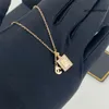 C Pandent Necklace Luxury Halsband Designer smycken för kvinnliga män 18K stigande guld silver parfym ananas kedja diamanthalsband mode smycken bröllop fest gåva