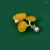 Brooches Vintage Fashion Pearl Inlay High-grade Matching Jewelry Pin Gingko Leaf Beeswax Plant Corsage Brooch For Women