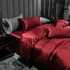 ヨーロッパの赤い掛け布団寝具セットラグジュアリーベッドブラッククイーンキングサイズ布団カバーレッドキルト240226