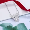 Marque de mode Designer Grraff Luxe Femme une haute qualité identique avec des fleurs de diamants Chaîne légère et élégante Style féminin polyvalent Collier de fleurs à cinq pétales