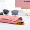 Lunettes de soleil Nouveau Trendy Miu Designer Papillon Rose Femmes Cat Eye Rétro Premium Lunettes de Soleil Hommes Protection Mode Lunettes Shades UV400 Party lunettes de soleil 240305