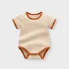 Rompers 0-24m baby romper 2024 vår sommar pojke tjej kläder kort ärm