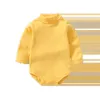 Född babykläder 0 till 24 månader pojkar grils hög krage långärmad bomull ren färg onepiece fart wrap crawling bodysuit 240220