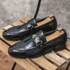 رجال يخفيون الأحذية ألوان صلبة بلد بوس ملمس أوروبي وأمريكا المعدنية الديكور المعدني البريطاني المكتب الاحترافي وارتداء اليومية
