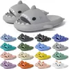 Glissements de requin concepteur gratuit One Expédition de pantoufle de sandale pour les sandales Gai Pantoufle Mules Men Femmes Slippers Trainers Flip Flops Sandles Color38 363 WO S