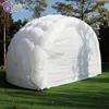 Partihandel fabrik direkt 10x10x4,5 mh (33x33x15ft) Uppblåsbar vit halv kupol tält tillägg dörrgardinblåsning camping tält för fest evenemangsdekoration leksaker sport